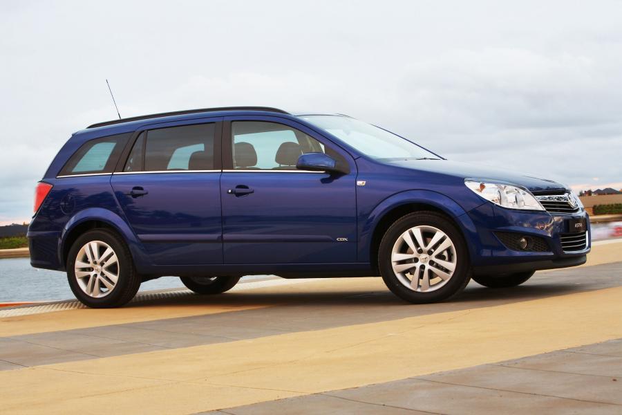  Holden Astra CDX Wagon 2008 года  (фото 2 из 13)